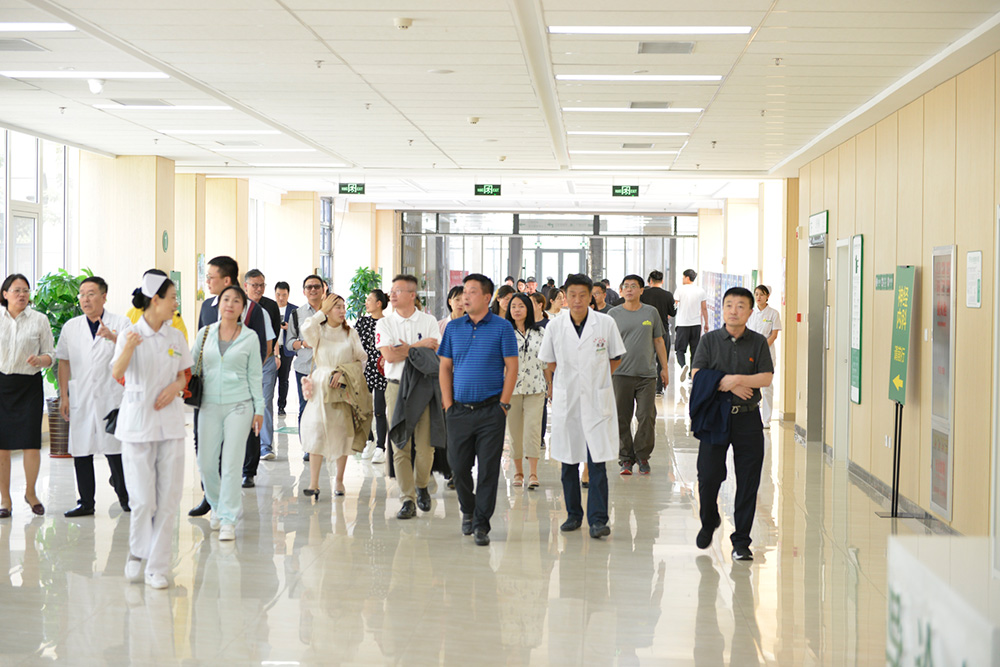 “智聯清華、并肩同行” ——清華經管學院EMBA遼寧校友會走進正業集團(圖6) “智聯清華、并肩同行” ——清華經管學院EMBA遼寧校友會走進正業集團(圖6)