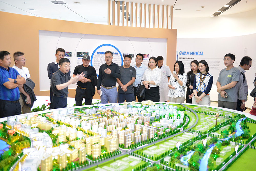 “智聯清華、并肩同行” ——清華經管學院EMBA遼寧校友會走進正業集團(圖7) “智聯清華、并肩同行” ——清華經管學院EMBA遼寧校友會走進正業集團(圖7)