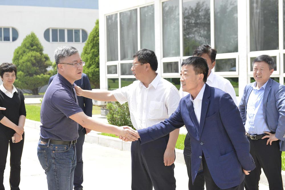 遼寧花生產業技術研究院揭牌儀式隆重舉行(圖1) 遼寧花生產業技術研究院揭牌儀式隆重舉行(圖1)