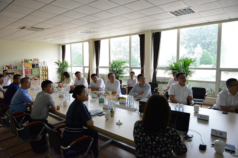 中國銀行遼寧省分行行長賈天兵一行蒞臨正業花生(圖1)