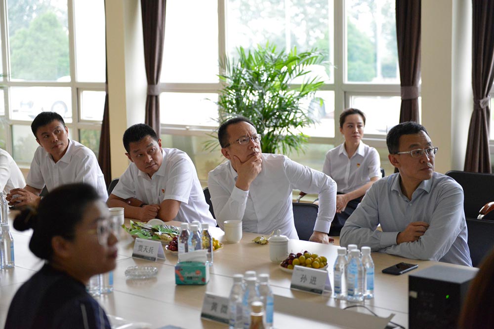 中國銀行遼寧省分行行長賈天兵一行蒞臨正業花生(圖2)