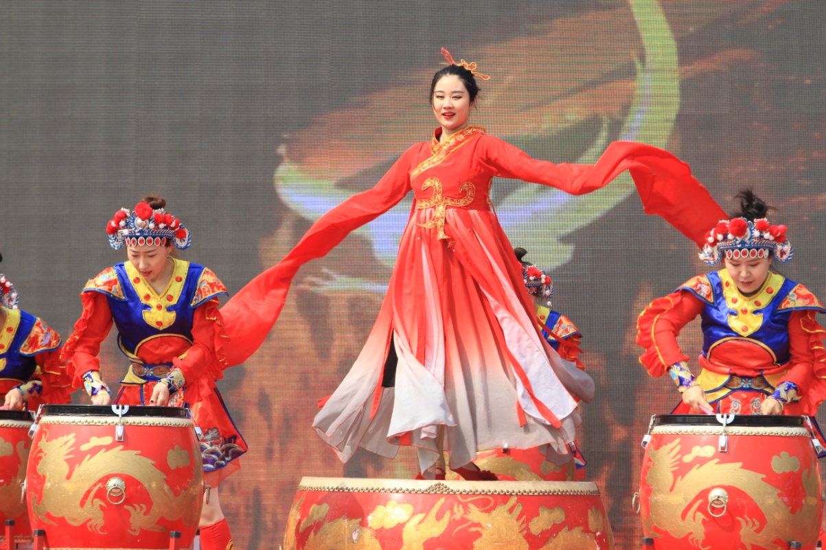 正業·歐洲城16路公交通車儀式圓滿成功(圖4) 正業·歐洲城16路公交通車儀式圓滿成功(圖4)