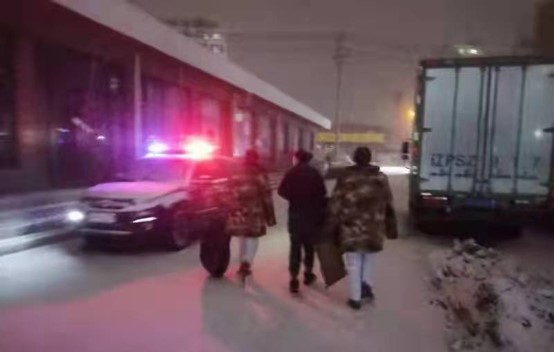 戰(zhàn)疫一線|6萬人次，市二院核酸采樣醫(yī)療隊(duì)支援綏中的第24天！(圖9)