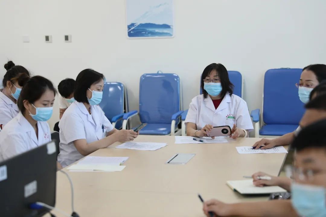 全省首家!中國醫科大學附屬第一醫院專家來“查房”,家門口享國內優質醫療資源!(圖2) 全省首家!中國醫科大學附屬第一醫院專家來“查房”,家門口享國內優質醫療資源!(圖2)