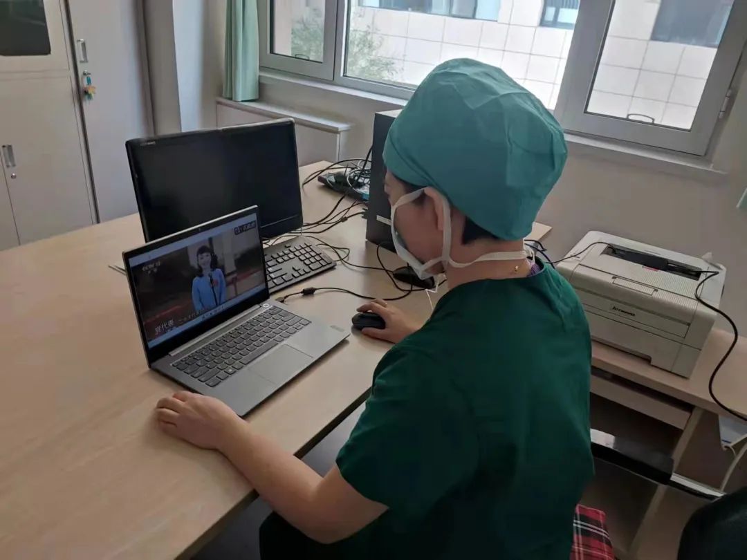 葫蘆島市第二人民醫(yī)院黨委組織黨員干部收看黨的二十大開幕會盛況(圖8) 葫蘆島市第二人民醫(yī)院黨委組織黨員干部收看黨的二十大開幕會盛況(圖8)