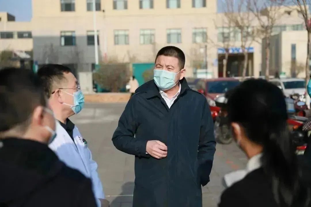 龍港區(qū)人大、區(qū)政府領(lǐng)導一行視察調(diào)研龍港國際醫(yī)療健康產(chǎn)業(yè)園(圖1) 龍港區(qū)人大、區(qū)政府領(lǐng)導一行視察調(diào)研龍港國際醫(yī)療健康產(chǎn)業(yè)園(圖1)