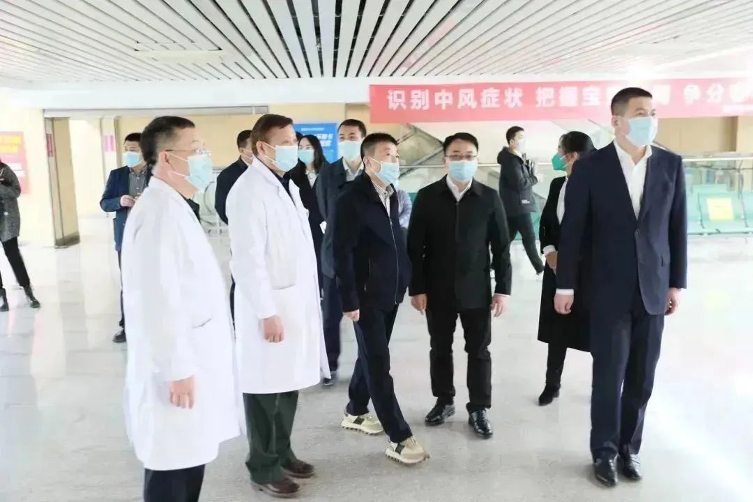 龍港區(qū)人大、區(qū)政府領(lǐng)導一行視察調(diào)研龍港國際醫(yī)療健康產(chǎn)業(yè)園(圖7) 龍港區(qū)人大、區(qū)政府領(lǐng)導一行視察調(diào)研龍港國際醫(yī)療健康產(chǎn)業(yè)園(圖7)