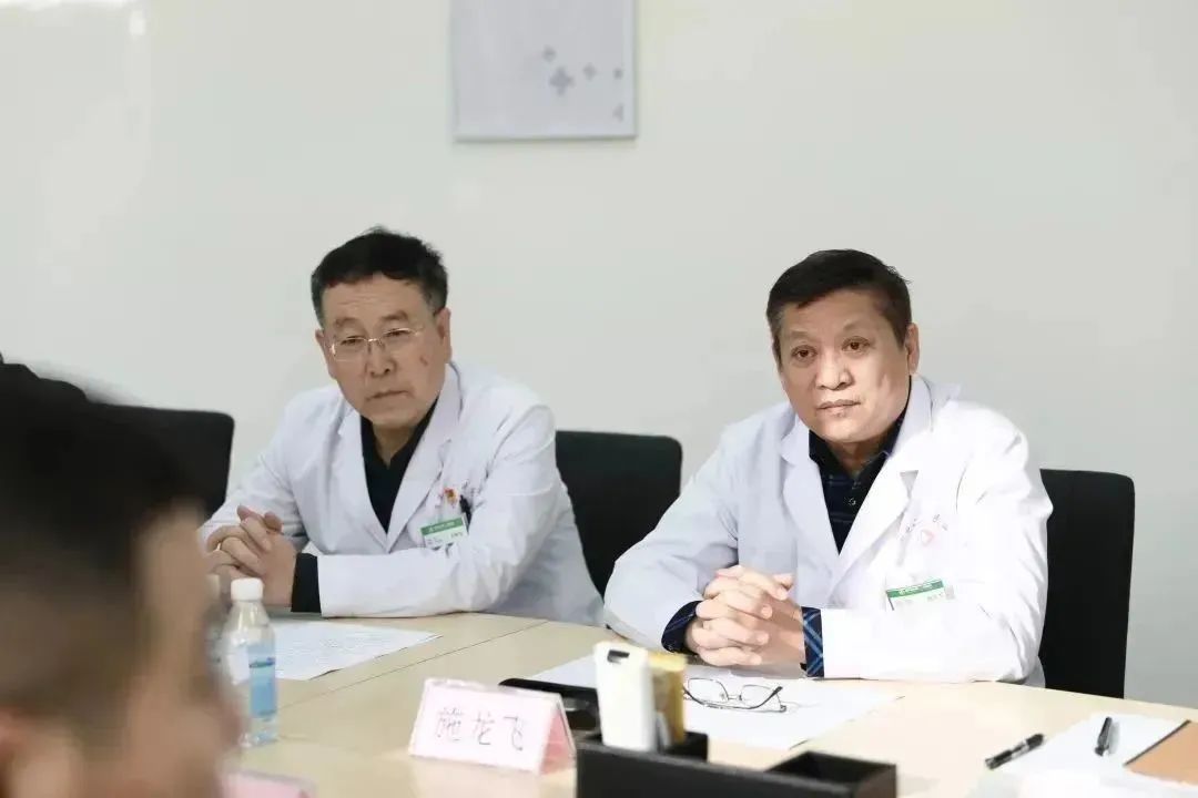 龍港區(qū)人大、區(qū)政府領(lǐng)導一行視察調(diào)研龍港國際醫(yī)療健康產(chǎn)業(yè)園(圖15) 龍港區(qū)人大、區(qū)政府領(lǐng)導一行視察調(diào)研龍港國際醫(yī)療健康產(chǎn)業(yè)園(圖15)