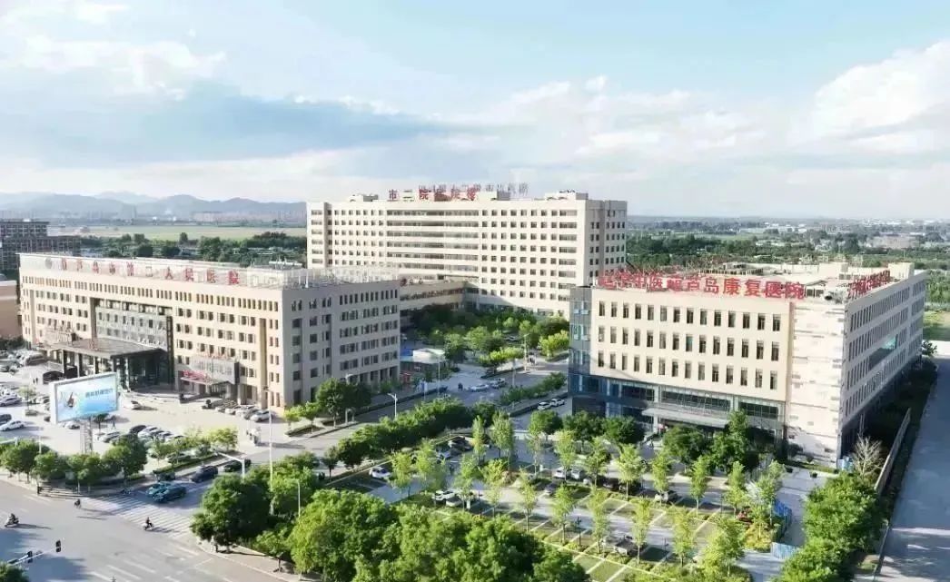 龍港區(qū)人大、區(qū)政府領(lǐng)導一行視察調(diào)研龍港國際醫(yī)療健康產(chǎn)業(yè)園(圖19) 龍港區(qū)人大、區(qū)政府領(lǐng)導一行視察調(diào)研龍港國際醫(yī)療健康產(chǎn)業(yè)園(圖19)