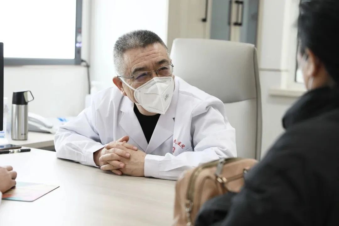 患者如潮，就診場面火爆！市二院著名專家診區(qū)百余位專家陸續(xù)來院出診(圖6)