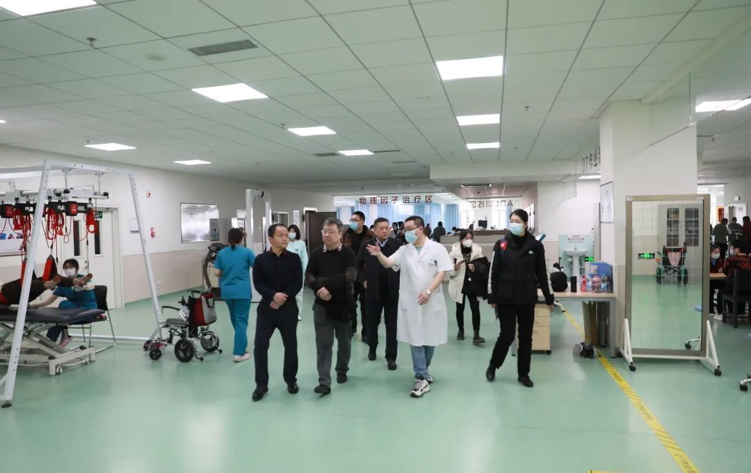 國家重點研發(fā)計劃-醫(yī)養(yǎng)結(jié)合項目專家組蒞臨龍港國際醫(yī)療健康產(chǎn)業(yè)園調(diào)研指導工作(圖3) 國家重點研發(fā)計劃-醫(yī)養(yǎng)結(jié)合項目專家組蒞臨龍港國際醫(yī)療健康產(chǎn)業(yè)園調(diào)研指導工作(圖3)