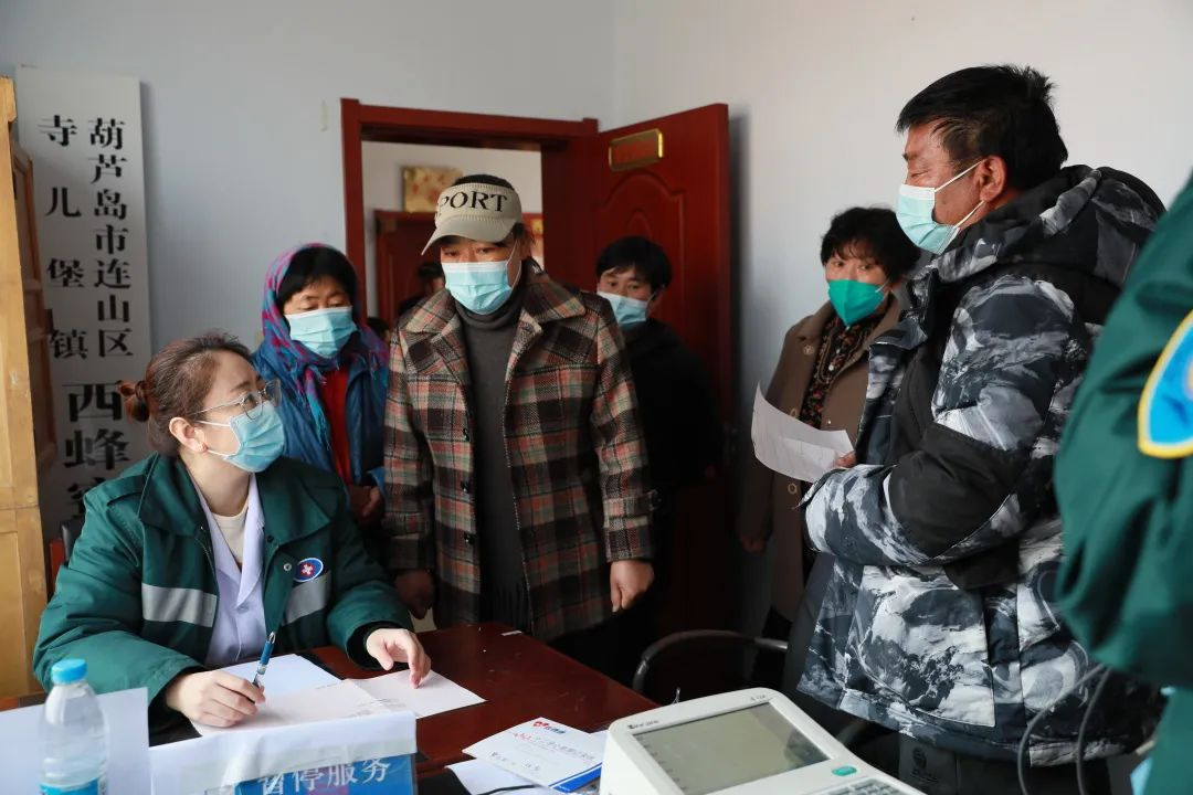 踐行黨的二十大精神,市二院黨員開展大型公益出診!(圖3) 踐行黨的二十大精神,市二院黨員開展大型公益出診!(圖3)